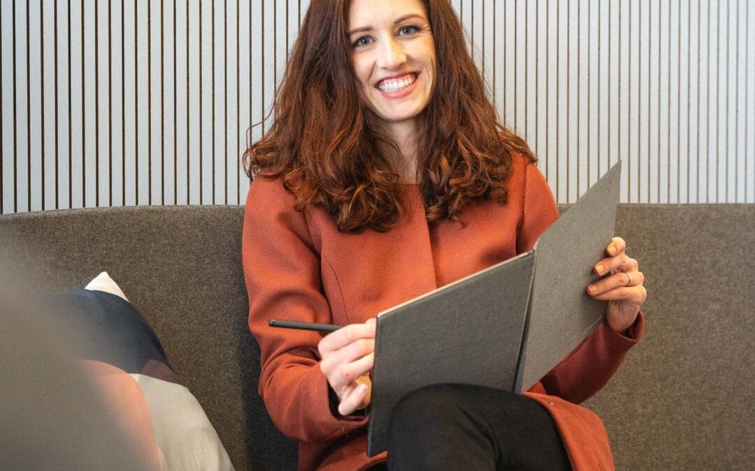 Alle monatlichen Kolumnen der NZZ am Sonntag von Nicole Kopp